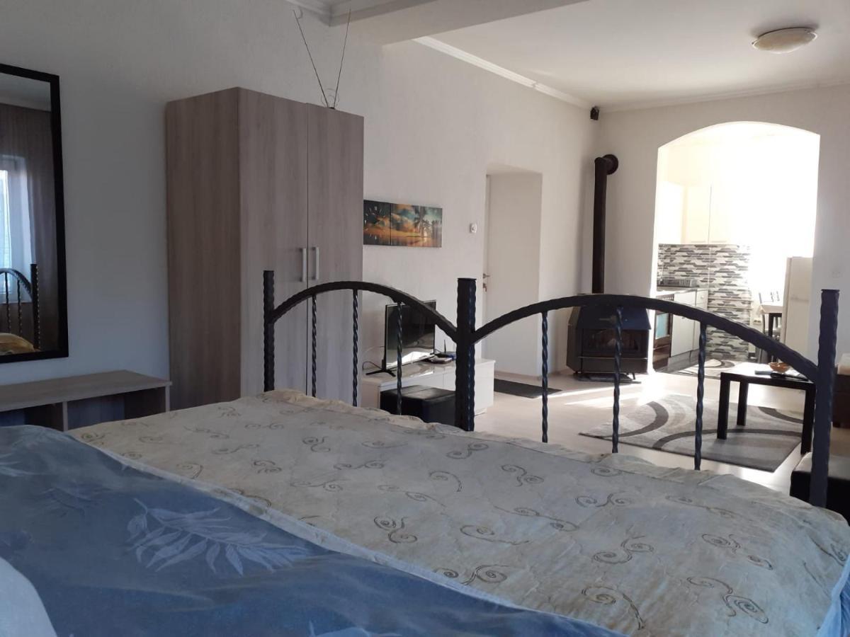 Alex Apartments Kruševo Eksteriør bilde